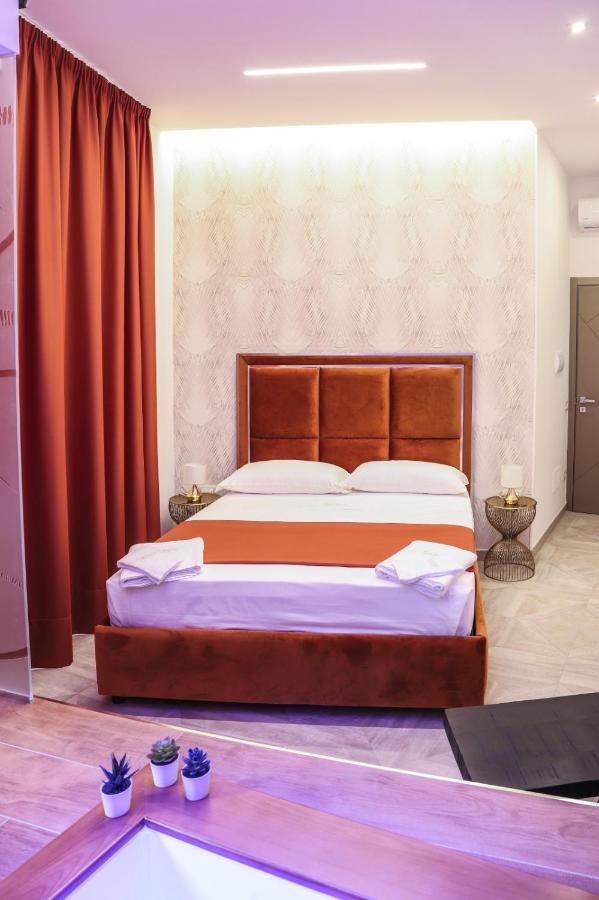 Twin Towers Naples Luxury Panzió Kültér fotó