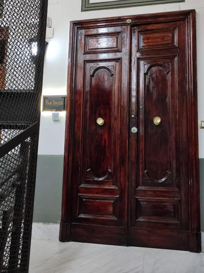 Twin Towers Naples Luxury Panzió Kültér fotó