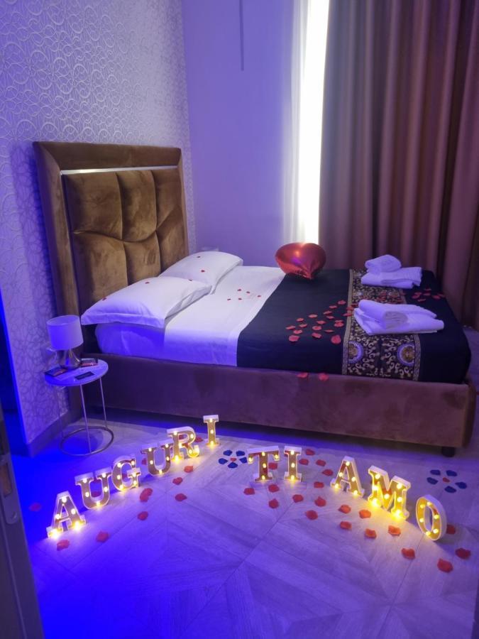 Twin Towers Naples Luxury Panzió Kültér fotó