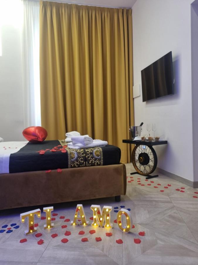 Twin Towers Naples Luxury Panzió Kültér fotó
