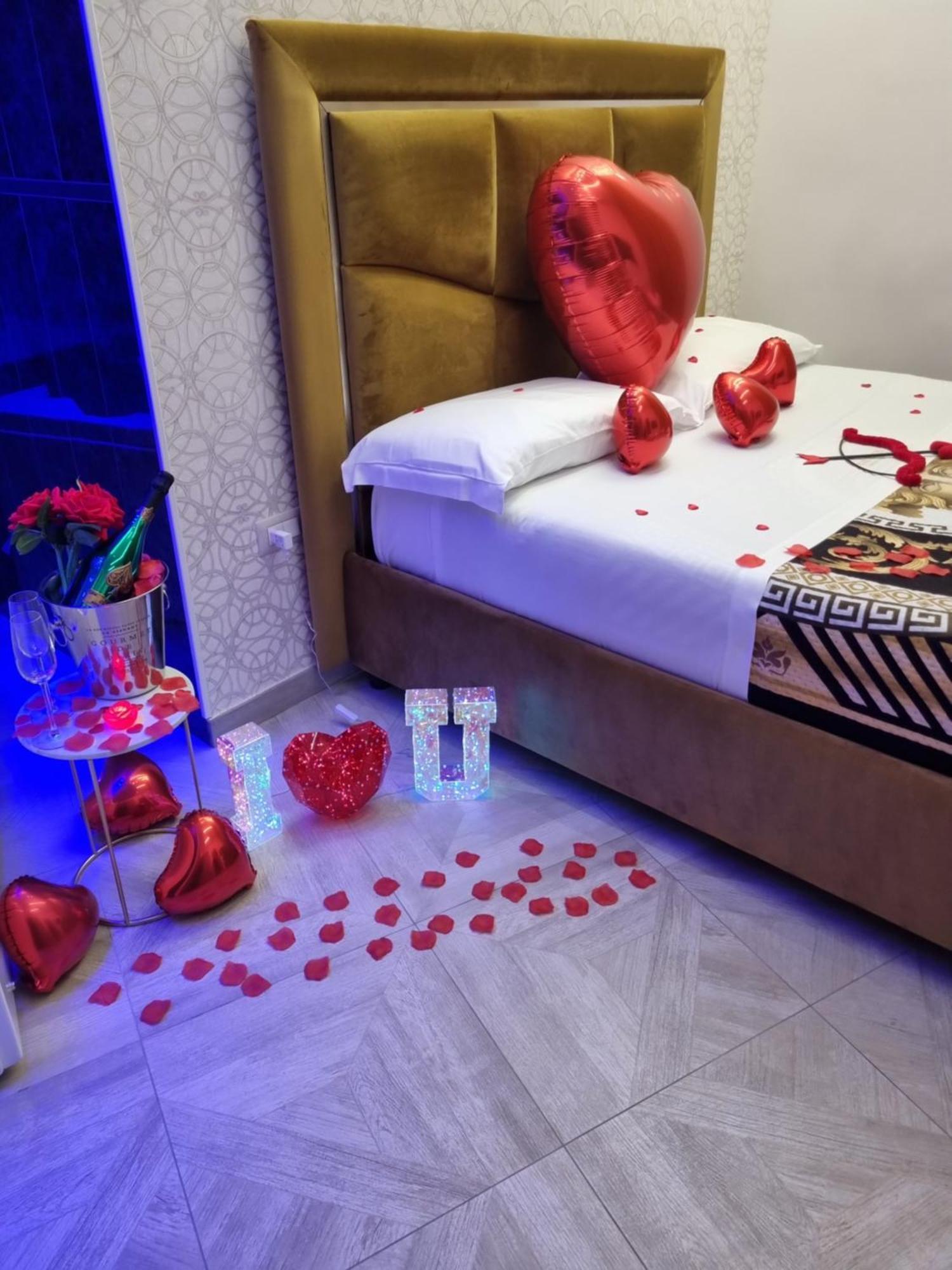 Twin Towers Naples Luxury Panzió Kültér fotó