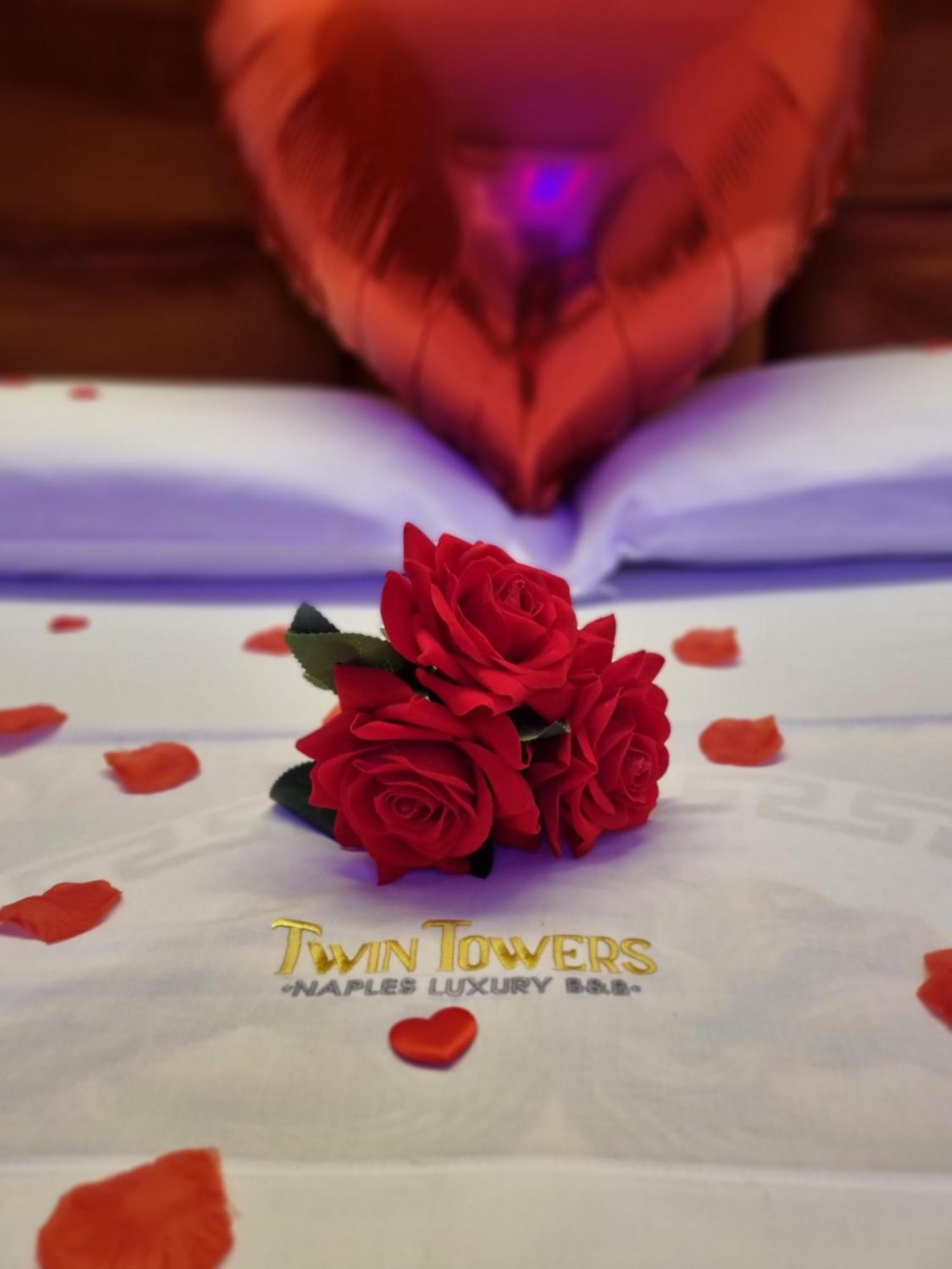 Twin Towers Naples Luxury Panzió Kültér fotó